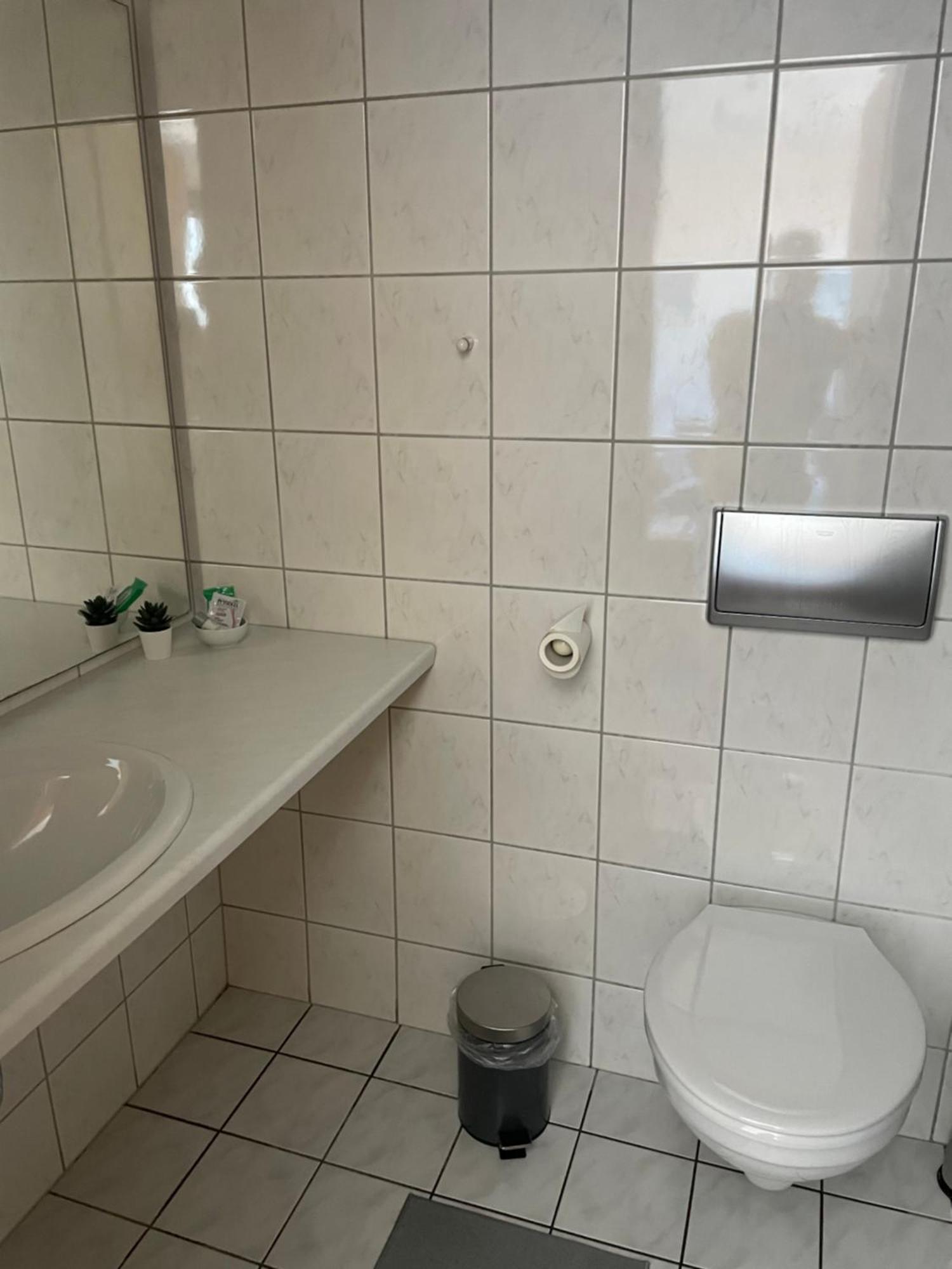 Bistro-Zur-Quelle Hotel Minden  Bagian luar foto
